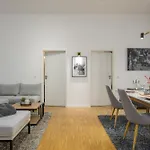 Sweethome - Luxus Pur - Grosse Kueche, Terrasse, Stellplatz, Wifi Halle (Saale)